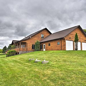 Hillside Hideaway With Hot Tub And Heated Patio! Villa Baraboo Exterior photo