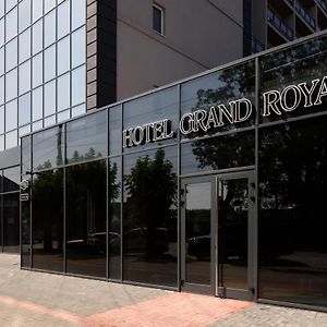Hotel Grand Royal Chernivtsi Exterior photo