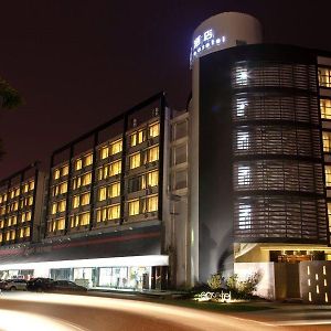 Hotel Easetel Guangzhou Luoxi Metro Station Exterior photo