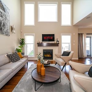 Huge Luxury Home - Games Room - Double Garage & Fast Wi-Fi - Free Netflix Edmonton Exterior photo