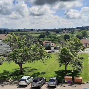 Apartamento Chez Joelle Et Daniel Bourbon-Lancy Exterior photo