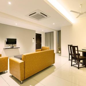 Hotel Paramount Suites & Service Apartments Mangalore Exterior photo