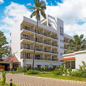 Hotel Club Mahindra Arookutty, Alleppey Alappuzha Exterior photo