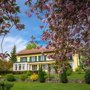 Landhaus zu Kürenberg Bed and Breakfast Bergham Exterior photo