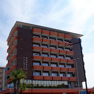 Hotel Palazzo Caveja Rímini Exterior photo