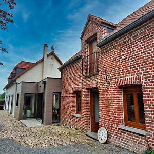 Hotel Au Cheval Blanc Gommegnies Exterior photo