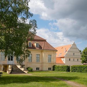 Hotel Gaestehaus Reckahn Der Rochow Akademie Exterior photo