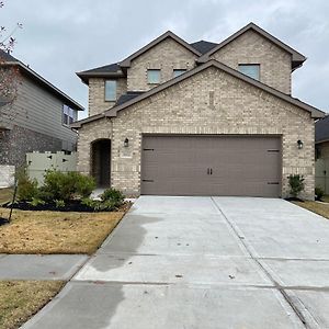 Gorgeous And Spacious 4 Bedroom/ 2.5 Bathroom Home In Conroe Tx Exterior photo