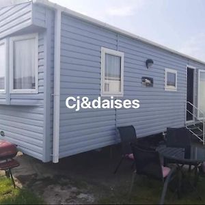 Cj & Daisies Holiday Home Prestatyn Exterior photo