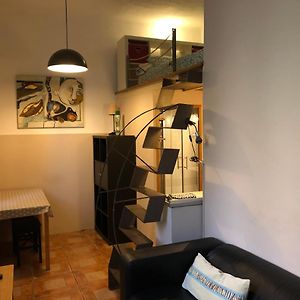 Apartamento Estudio Finestrelles Esplugues de Llobregat Exterior photo