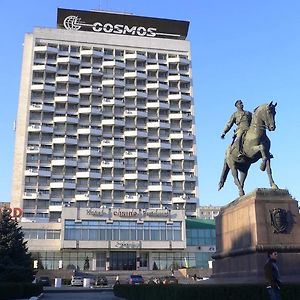 Cosmos Hotel Chisináu Exterior photo