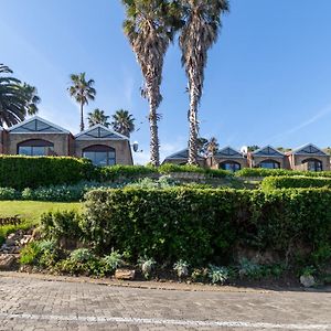 Dutton'S Cove Guest House Herolds Bay Exterior photo