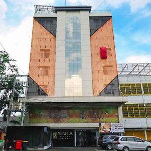 Nivia Hotel Medan Exterior photo