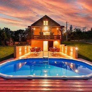 Jungle House With Private Pool And Hot Tub Villa Sveti Ivan Zelina Exterior photo