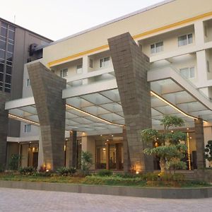 Pollos Hotel&Gallery Rembang Exterior photo