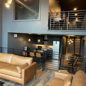 Apartamento Derbycity Plush Loft Gather In Style By Hollyhock Louisville Exterior photo