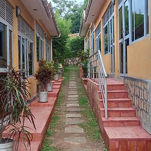 Harod Suites Kampala Exterior photo