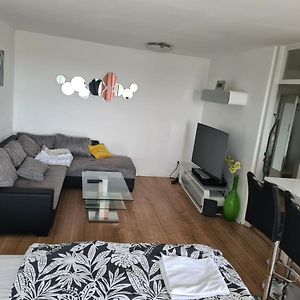 Sehr Schöne drei Zimmer Delüx Wohnung in Sindelfingen Exterior photo