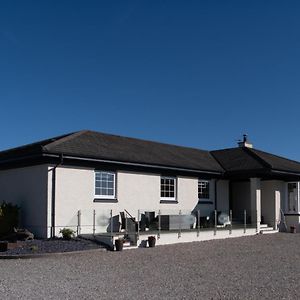 Tornapress Bed and Breakfast Dingwall Exterior photo