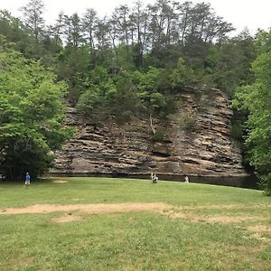 Tn State Parks Are Open!! Sun, Fresh Air, Hiking, Waterfalls, And Firepit Nights! Spencer Exterior photo