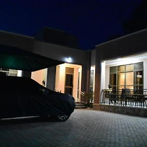 Jengel Studio Furnished Apartments Entebbe Exterior photo