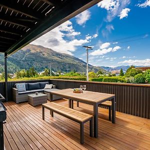 Views On Parry - Lake Hawea Holiday Home Exterior photo