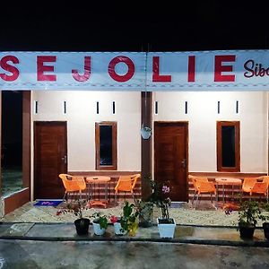 Hotel Penginapan Sejolie Sibayak Berastagi Exterior photo