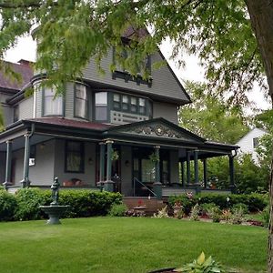 Linda Sue Manor Albergue Sioux City Exterior photo