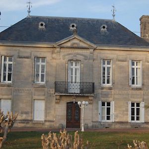 Château Bégot Hostal Lansac  Exterior photo