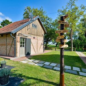 Gorgeous Home In Sveti Ivan Zelina With Wifi Exterior photo