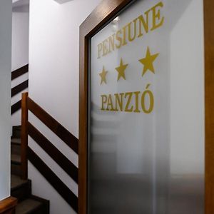 Hotel Juliu'S Panzio Csikszereda Exterior photo