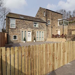 The Coach House Villa Keighley Exterior photo