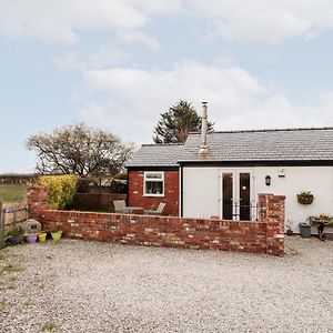 The Old Stable Villa Penyffordd Exterior photo