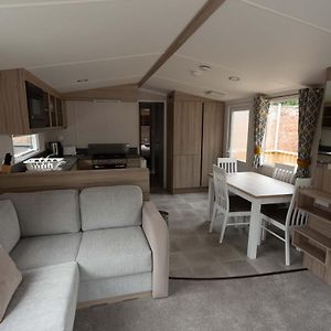 Hotel The Dram Van - Beautiful, Luxury Static Caravan Aberlour Exterior photo