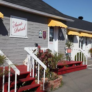 Motel Appartements Le Saint-Patrick Sainte-Flavie Exterior photo