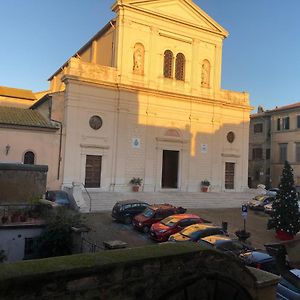 Apartamento Fronte Duomo Tarquinia Exterior photo