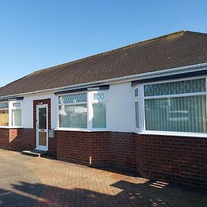 The Hermitage Private Detached Bungalow Villa Rhyl Exterior photo