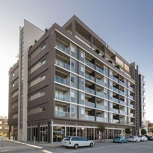 Honeysuckle Executive Apartamentos Newcastle Exterior photo