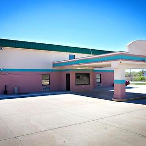 Days Inn By Wyndham Park City Kansas Exterior photo