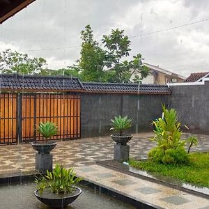 Villa Azalea Tarogong Exterior photo