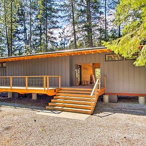Idyllic Waterfront Home With Views And Hot Tub! Leavenworth Exterior photo