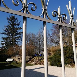 Aux Refuges des Catotiers - A Ciel Ouvert&La Cour Intérieure Villa Cusey Exterior photo