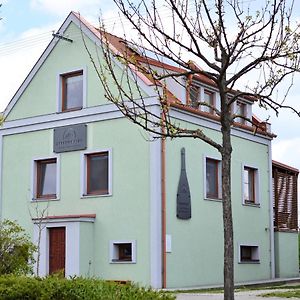 Hotel Zeleny Sklep Dolní Dunajovice Exterior photo