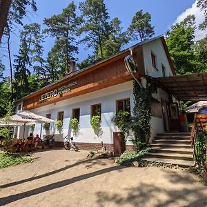 Hotel Penzion Jezero Vranov nad Dyjí Exterior photo