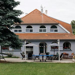 Alle Bed & Breakfast Bed and Breakfast Keszthely Exterior photo