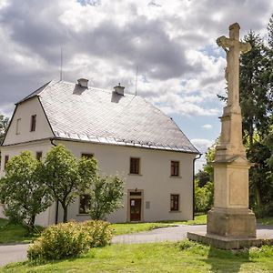 Hotel Penzion U Křížové Cesty Tvrdkov Exterior photo