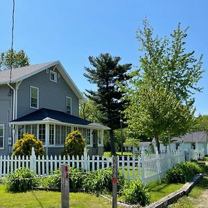 Drop Anchor Cottages And Lake House Geneva-on-the-Lake Exterior photo