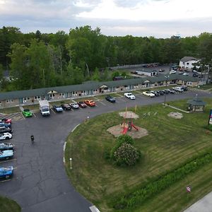 Crow'S Nest Motel Tawas City Exterior photo