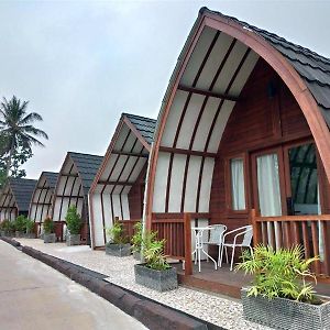 Chevilly Resort And Camp Bogor Exterior photo