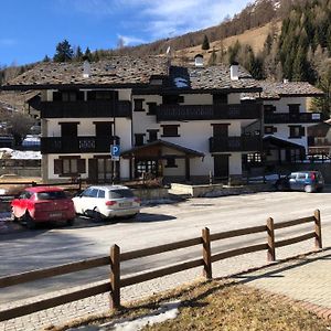 Accogliente Appartamento In Centro Champoluc Exterior photo